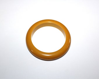 Yellow Butterscotch Bakelite Bangle Bracelet Vintage 1930s