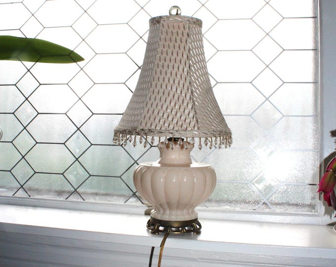 Vintage Aladdin Alacite Electric Lamp with Internal Light & Metal Base
