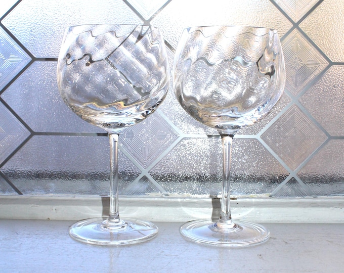 2 Vintage Spiral Optic Large Balloon Wine Glasses
