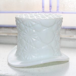 Vintage Milk Glass Top Hat Daisy and Button