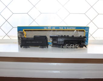 HO Scale Bachmann SPECTRUM GP-30 Powered Diesel Locomotive