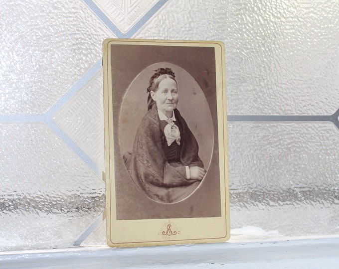 Antique Carte De Visite CDV Photograph Old Victorian Woman 1800s