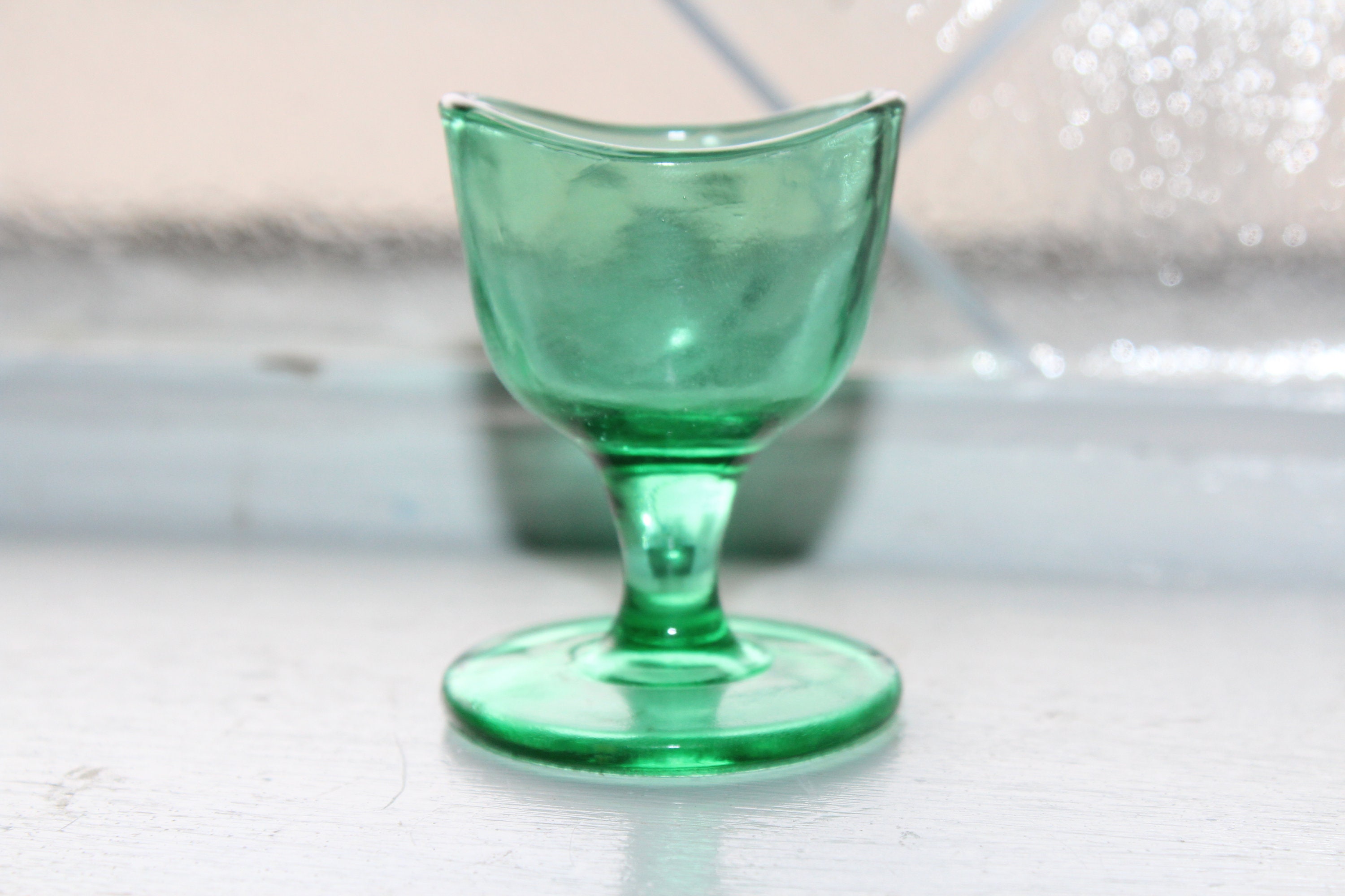 Antique Green Glass Eye Cup Eye Wash