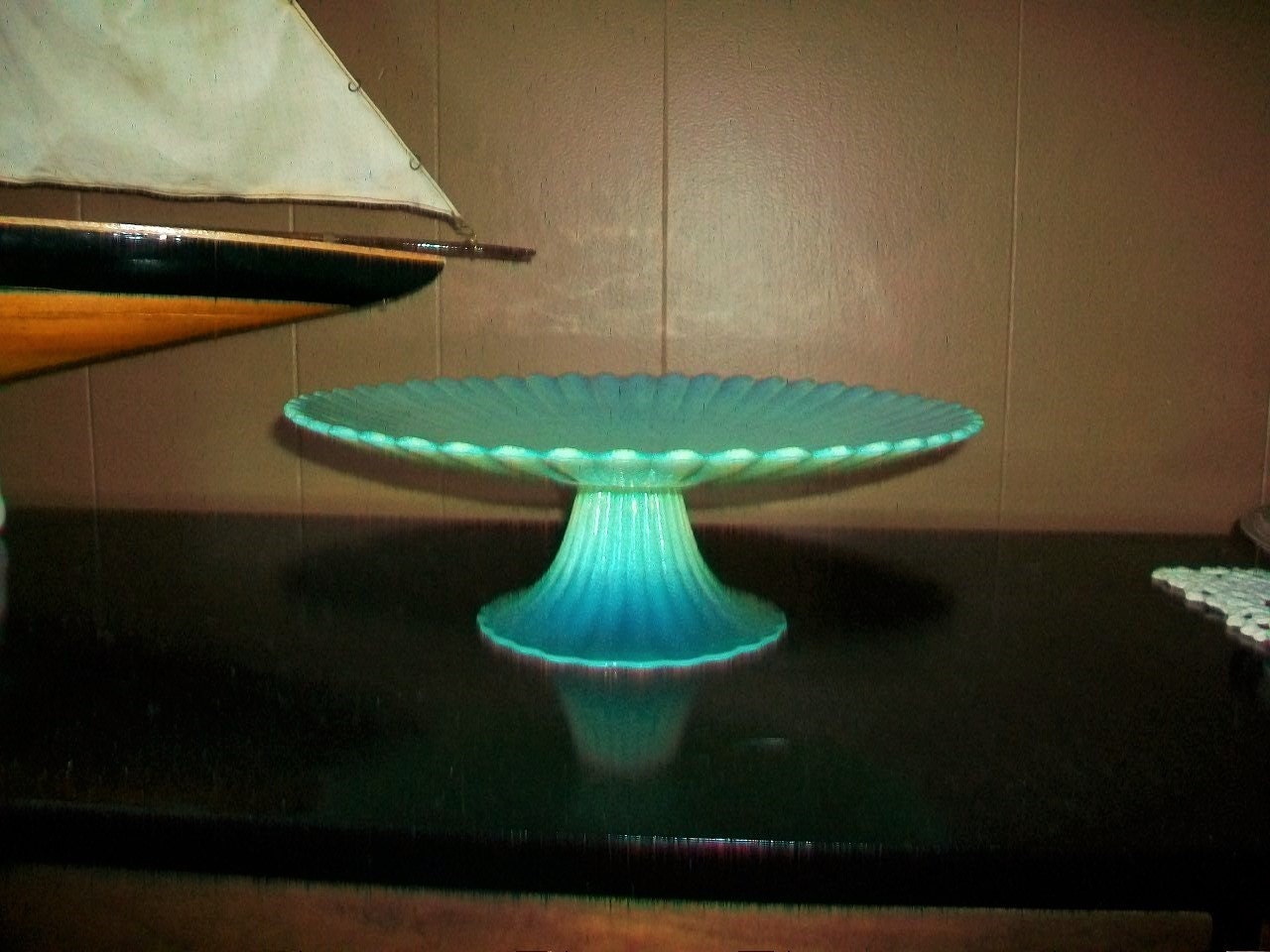 Green Pedestal Cake Stand Opalescent Murano Glass Vintage Yalos Casa