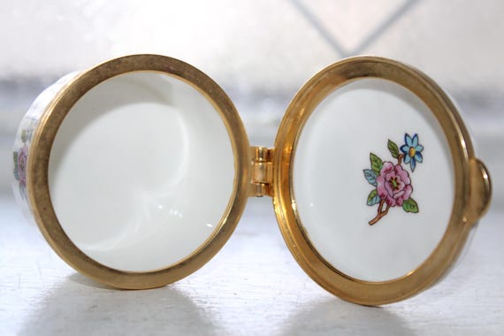 Vintage Aynsley Pembroke Trinket Pill Box View 6