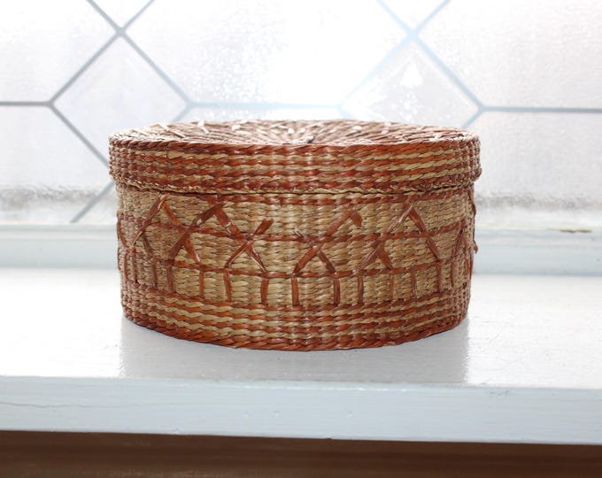 Vintage Handwoven Sweet Grass Basket with Lid