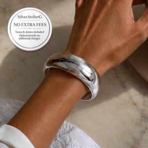 Massives silbernes Armband · Breites, auffälliges Statement-Armband · Geschenk für Sie · Minimalistischer Handgelenkschmuck · Silbernes Armband