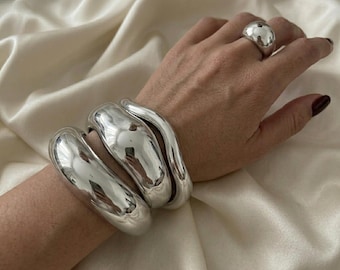 Massives Silberarmband-Set, Kuppelring und skulpturales Armband, ausdrucksstarkes Schmuckstück als Geschenk für Sie, Silberarmband-Set