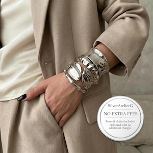 Ensemble de bracelets manchettes argentés, joncs sculpturaux épais, bijoux tendance, disponibles individuellement