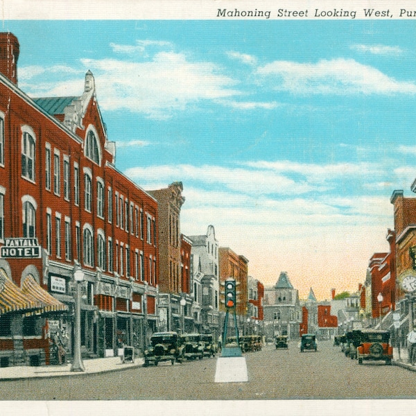 Linen Postcard, Punxsutawney, Pennsylvania, Mahoning Street Looking West, 1940