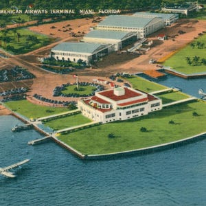 Linen Postcard, Miami, Florida, Pan-American Airways Terminal, ca 1940
