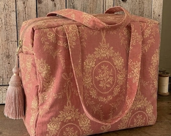 Pink lampas tote bag Louis XVI 41x32x19 cm, Marie-Antoinette Style