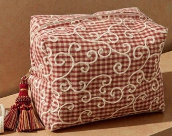 Estojo de toucador grande na cor bordô com estampa xadrez bordada – tecido vintage – 25x20x18 cm