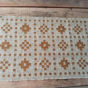 Handvävd jutematta, beigebrun geometrisk diamantmatta, bohemisk bondgårdsmatta, rustik entrématta i naturfiber, anpassad storlek tillgänglig
