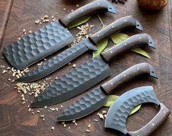 Set di coltelli da cucina: i coltelli essenziali per affettare, tritare e preparare gli alimenti.