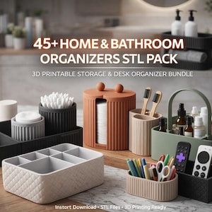 Op de afbeelding: Een verzameling van huis- en badkamer organizers in verschillende kleuren en vormen. De afbeelding bevat containers voor wattenstaafjes, wattenschijfjes, tandenborstels en andere badkamerbenodigdheden. De tekst luidt "45+ HOME & BATHROOM ORGANIZERS STL PACK".