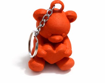 Llavero de oso con abrazo de corazón