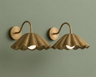 Vintage Brass Ruffle Wall Sconce - Scalloped Flower Wall Light - Art Deco Mid Century Modern Brass Fixture - Handcrafted Fluted Sconce