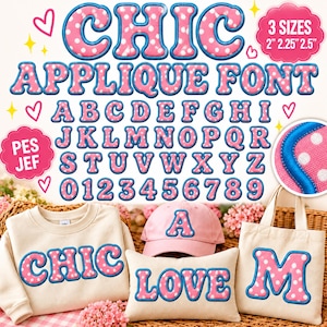 Könnte beinhalten: Ein digitales Stick-Alphabet-Set mit dem Titel CHIC APPLIQUE FONT, bestehend aus rosa Buchstaben mit weißen Punkten und blauen Rändern. Enthält Buchstaben A-Z, Zahlen 0-9 und 3 Größen: 5,08 cm, 5,72 cm und 6,35 cm. Kompatibel mit PES und JEF.