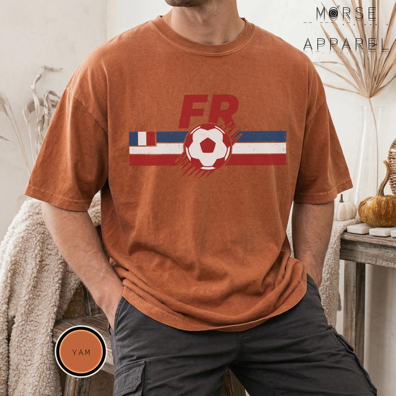 Camiseta France Soccer World Vintage Comfort Colors®, camiseta para aficionados al fútbol francés, camiseta retro con estampado de fútbol francés, camiseta deportiva unisex Yam
