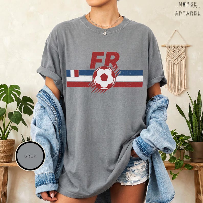 Camiseta France Soccer World Vintage Comfort Colors®, camiseta para aficionados al fútbol francés, camiseta retro con estampado de fútbol francés, camiseta deportiva unisex Grey
