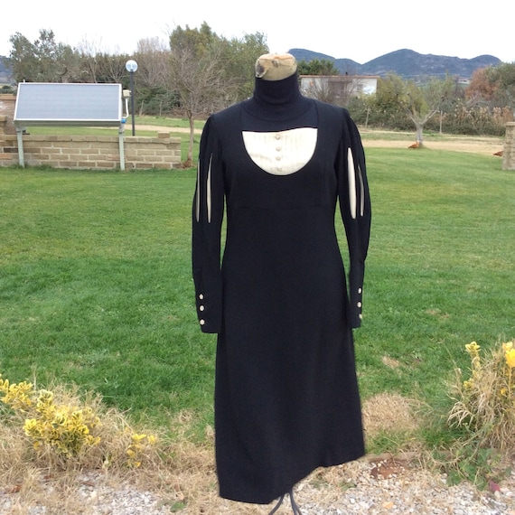 Vintage tailored 40s black dress