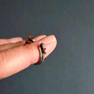 調節可能な銅製リング、蛇の手打ち加工、酸化処理、ワイヤーラップ、ヒーリングジュエリー
