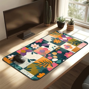 Peut inclure: Panneau en bois rustique avec l'inscription "Welcome to our home" en lettres blanches. Le panneau présente une finition vieillie et un design simple et accueillant, idéal pour la décoration d'entrée.