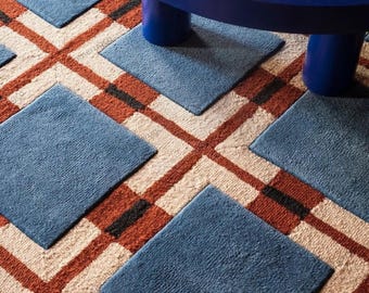 Alfombra moderna geométrica tejida a mano en rojo y azul, alfombra abstracta a cuadros, alfombra de lana contemporánea, decoración para sala de estar.