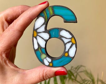 Número de casa, número de buzón, mosaico pequeño de flores de cerezo sin clavos