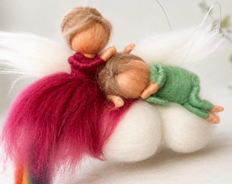 Angelo bambino e angelo bambina su una nuvola con arcobaleno | Figurine in feltro di bambini stellati | Regalo ricordo