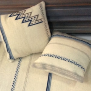 Set of two white pillow covers. Handwoven unique throw pillows . Decorative handmade wool cushions.