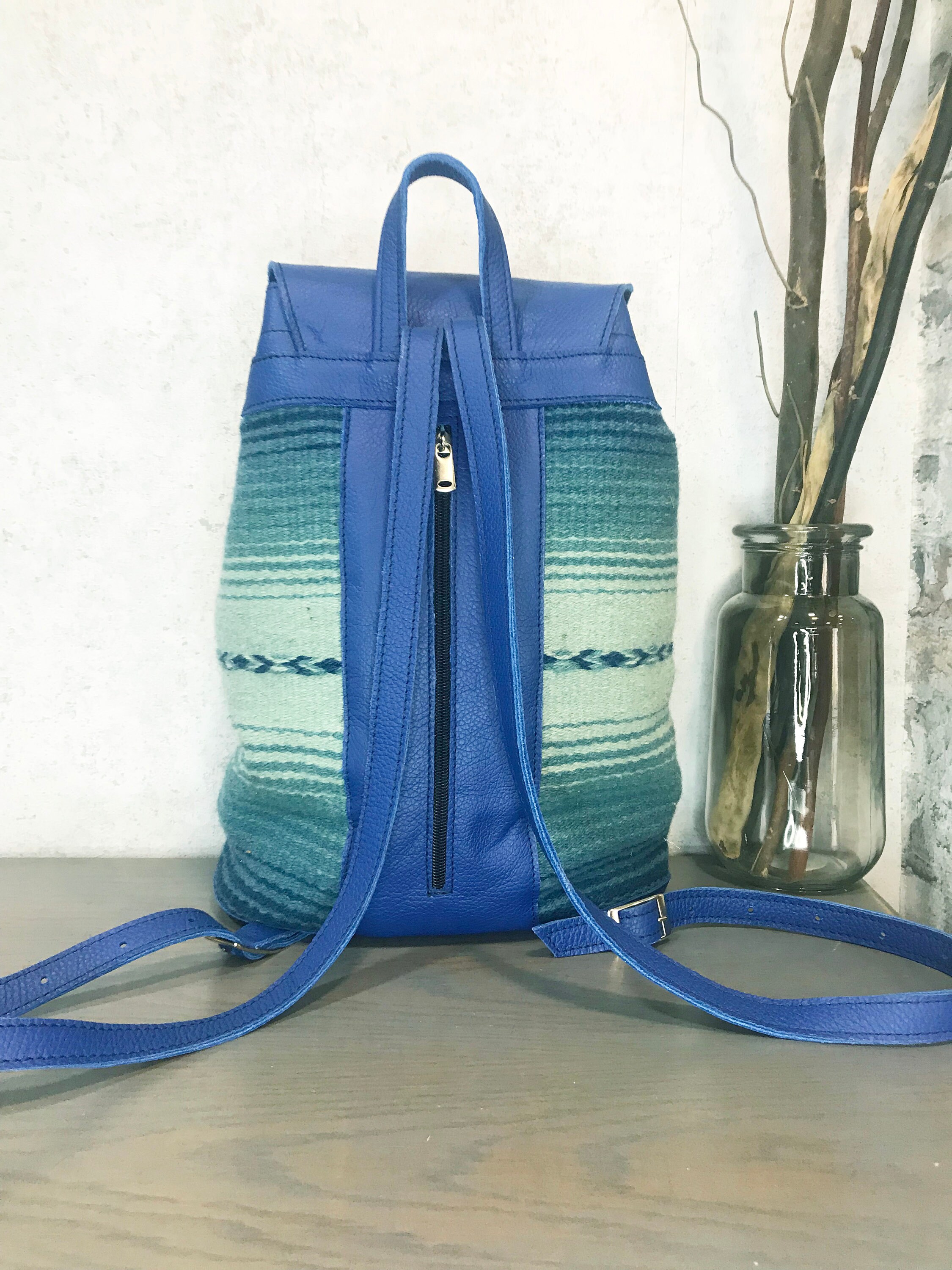 Sac à main , sac à dos , sac bandoulière tissu marque - Un grand marché