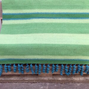 Wollteppich In Grun Und Blau Handgewebte Teppich Laufer Etsy