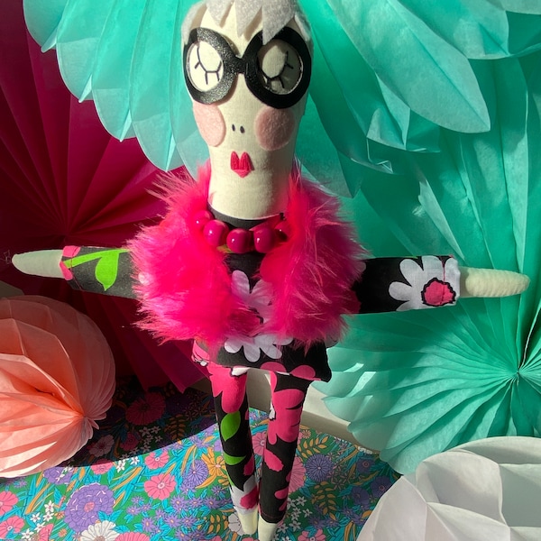 Iris Apfel, Iris clothdoll, artdoll, fashion, ragdoll, dollmaker, icon, fashionista, catwalk, gran