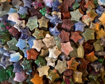 Confeti de pequeñas estrellas de cristal