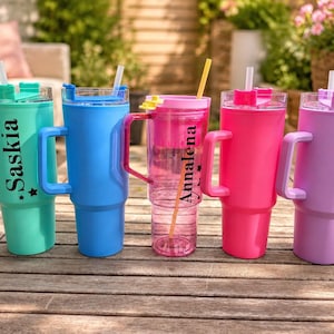 Double wall plastic tumbler cup