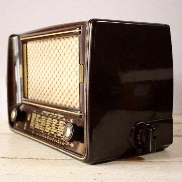 LOVELY Little Vintage German BAKELITE RADIO 1953 - Loft deco