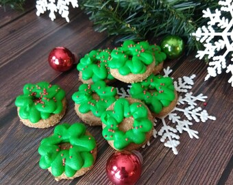Christmas Wreath Dog Treats: Small Holiday Pet Gift, 8 Count