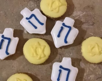 8 small treats jewish Dreidel and gelt  Dog Treats Star of David Hanukkah