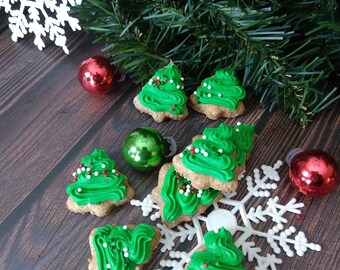Christmas Tree Dog Treats, Holiday Pet Gift for Tiny Breeds (8 ct)