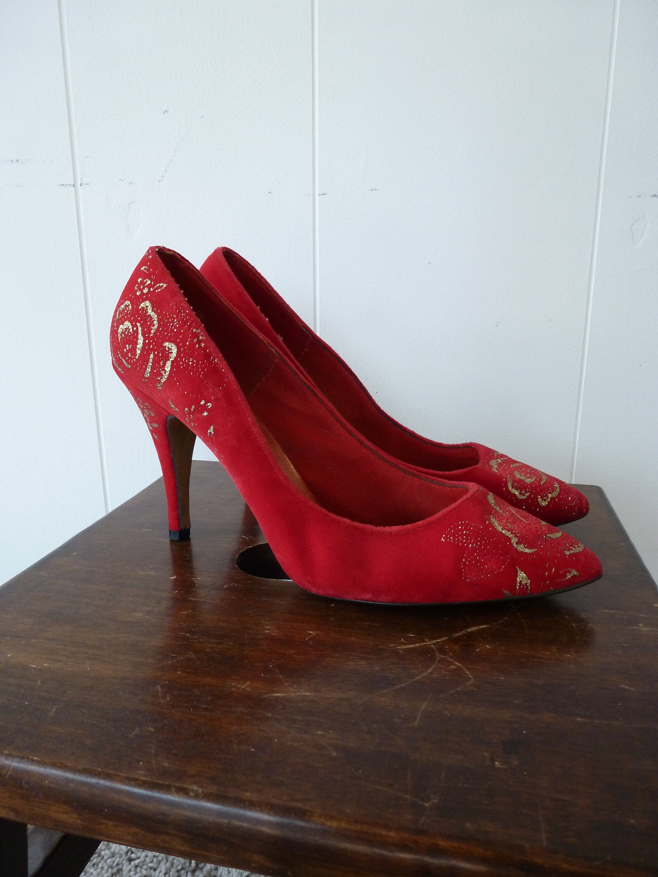 red velvet heels