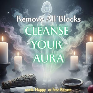 以下が含まれることがあります： 「Remove All Blocks, Cleanse Your Aura」のテキストが入ったスピリチュアルな画像。輝く人物が緑と白の渦巻く煙に囲まれています。 燃えているろうそくとセージの束が木製の表面にあります。