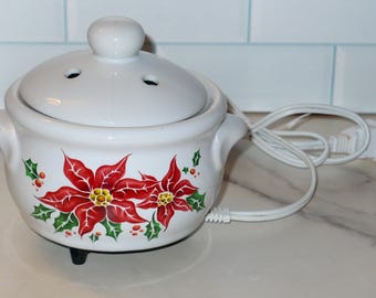 Vintage 1990s Ceramic Electric Potpourri Simmer Pot ~ Christmas Poinsettia ~ Reverse White ~ Year Round