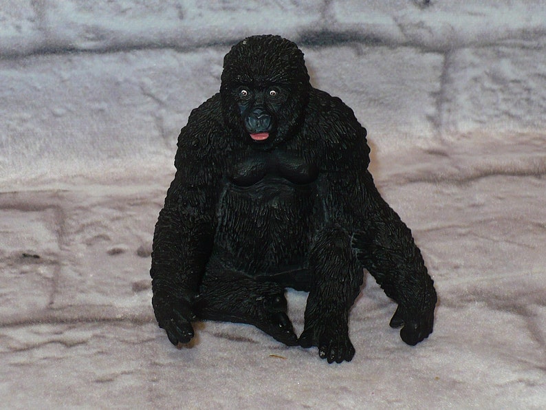 Vintage 1990 Safari Ltd Black GORILLA Animal Figure 4 tall Silverback Lowland