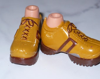 MGA BRATZ DOLL ~ Boyz ~ Struttin' Style Shoe Pack ~Brown Tie Up Casual Shoes ~ Boy Brats Doll