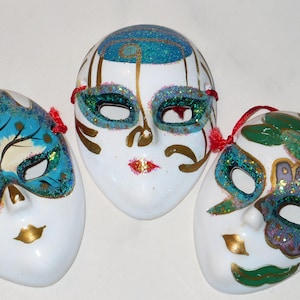 1980&#39;s Ceramic Wall Art Masquerade Harlequin Face Masks Set ~ Mardi Gras Masks ~ Vintage Wall Masks ~ Mini Miniature Lot of 3