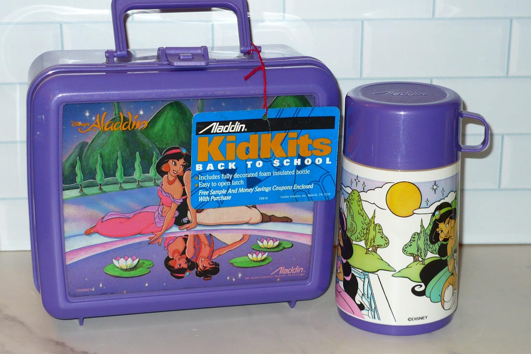 Vintage 1990's Disney Aladdin and Jasmine Purple Plastic Lunch Box