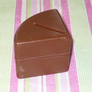 Fisher Price Fun with Food REPLACEMENT CAKE PIECE Chocolate Cake Slice ~ Dessert Play Food 1987 Kitchen Party Time Set