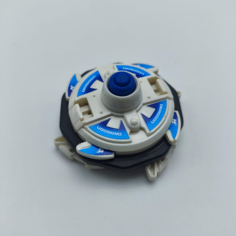ベイブレードドラグーンV2。タカラトミー 画像 3